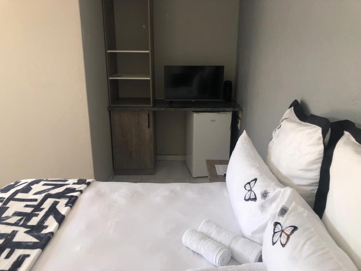 The Nest Overnight And Accommodation Usakos ภายนอก รูปภาพ