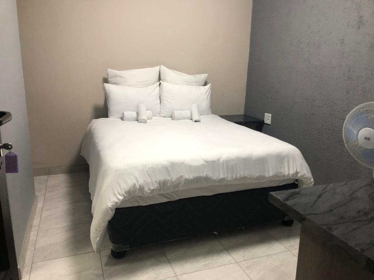 The Nest Overnight And Accommodation Usakos ภายนอก รูปภาพ